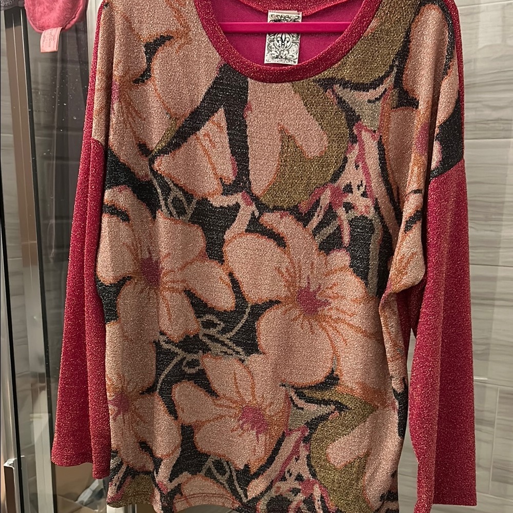 NWT sparkly women’s top called make the day bright again. Large.